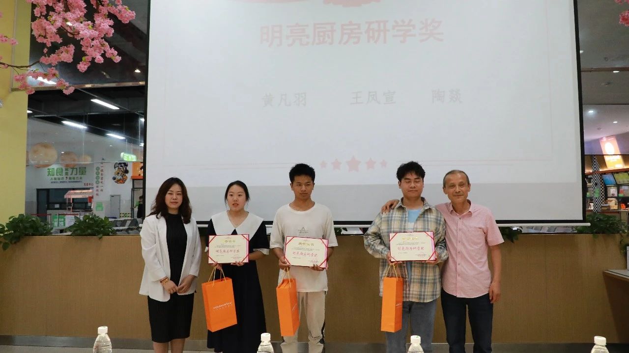 82e076f9-20c5-4f35-b3e7-291e2d58160c